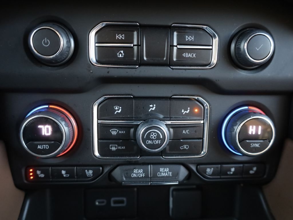 Used 2023 Chevrolet Tahoe High Country AWD/4WD image 42