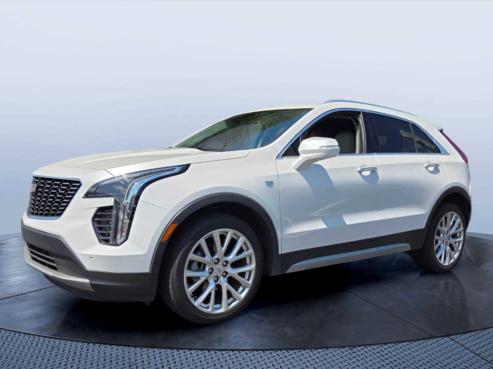 Used 2021 Cadillac XT4 Premium Luxury w/ Cold Weather Package image 2