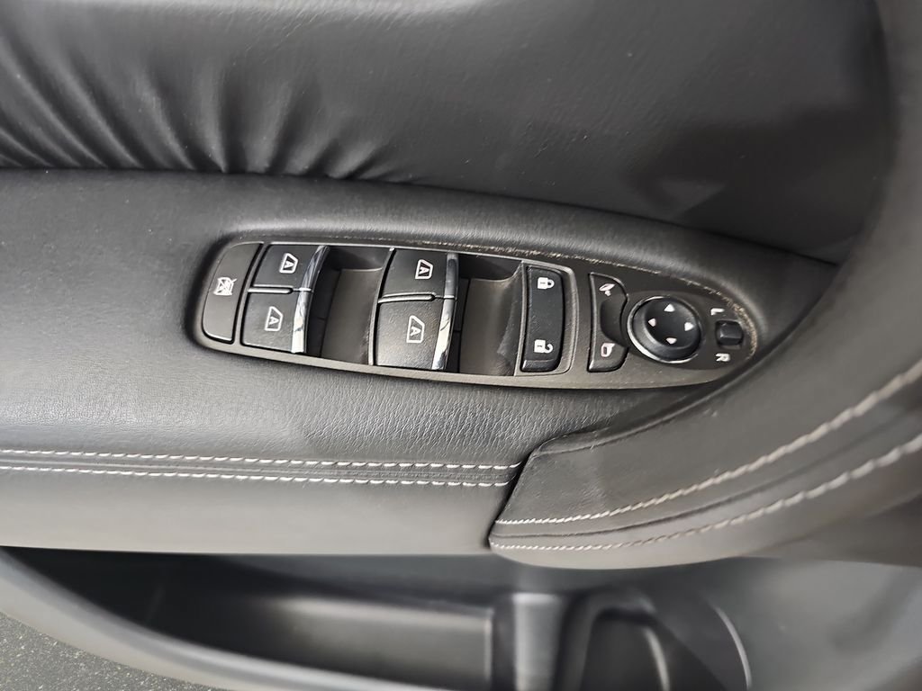 Used 2019 Nissan Armada Platinum w/ Captain's Chairs Package AWD/4WD image 31