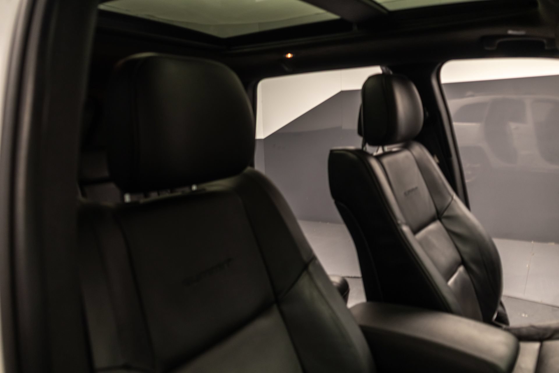 Used 2016 Jeep Grand Cherokee Summit AWD/4WD image 39