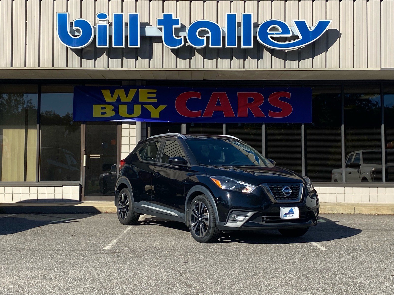 Used 2019 Nissan Kicks SR w/ Exterior Electronics Package FWD image 2
