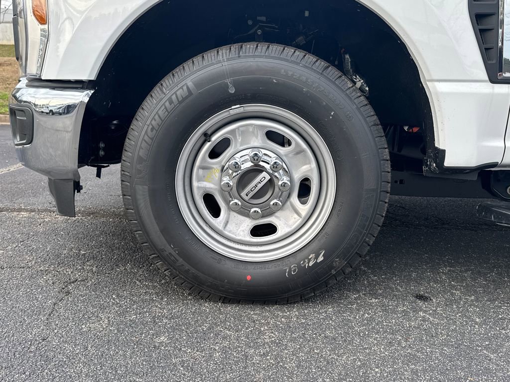 New 2026 Ford F250 XL w/ XL Chrome Package image 21
