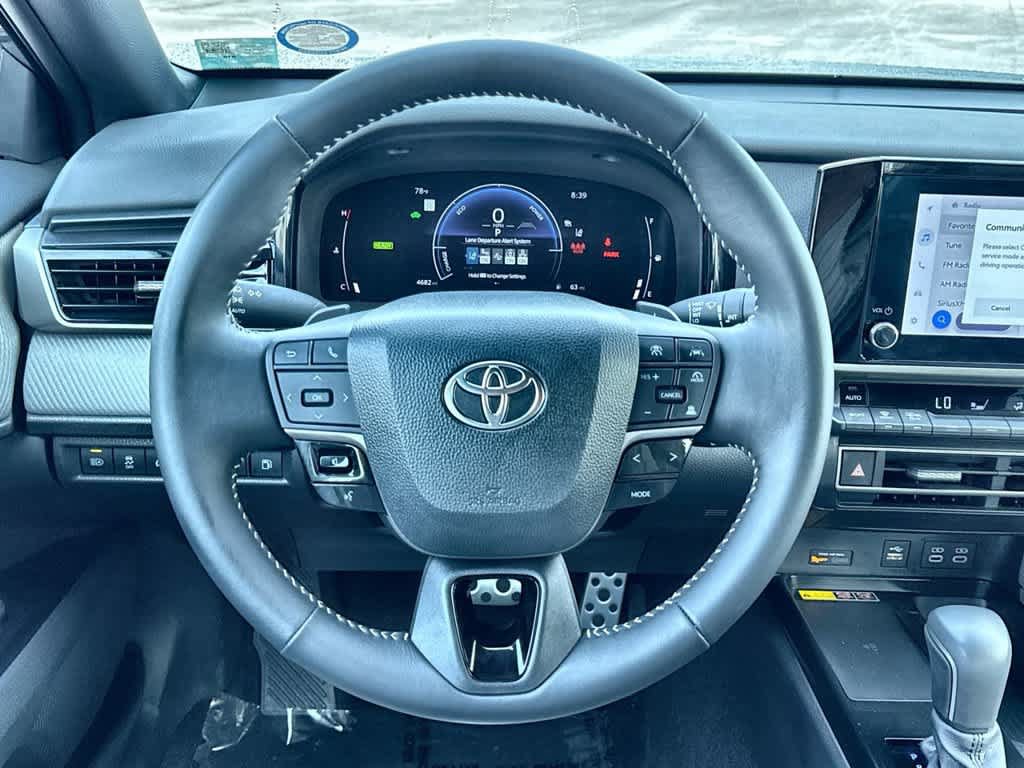 Used 2025 Toyota Camry SE FWD image 15