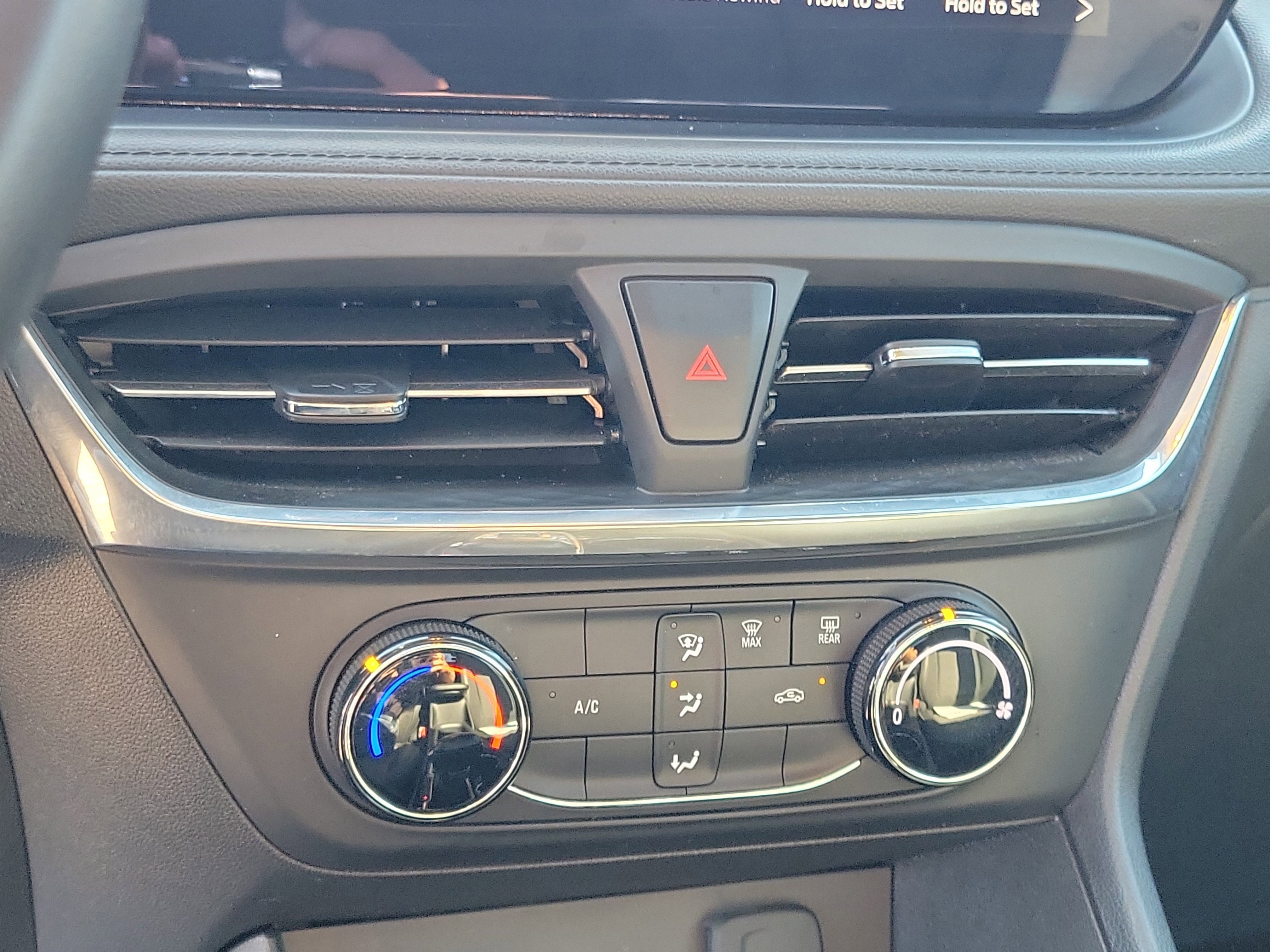 Used 2024 Buick Encore GX Preferred FWD image 27