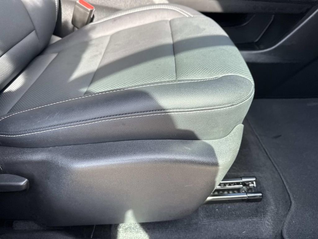 Certified 2025 Chevrolet Traverse LT image 12