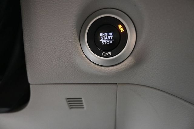 Used 2024 Chrysler Pacifica Touring-L FWD image 23