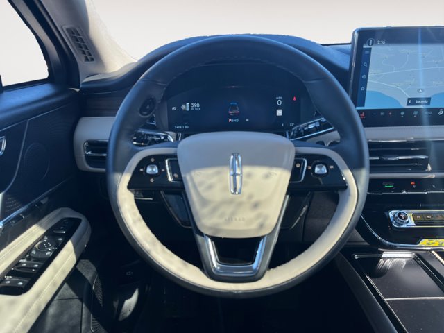 Used 2025 Lincoln Corsair Reserve image 15