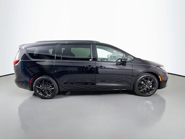 New 2026 Chrysler Pacifica Select w/ S Appearance Package FWD image 8
