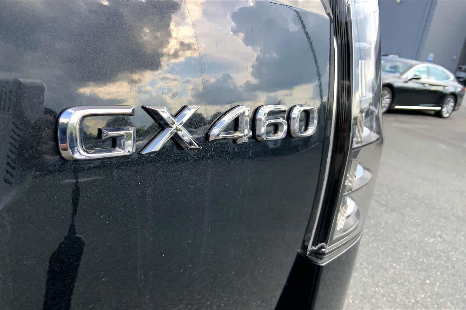 Used 2023 Lexus GX 460 Luxury w/ Sport Design Package AWD/4WD image 10