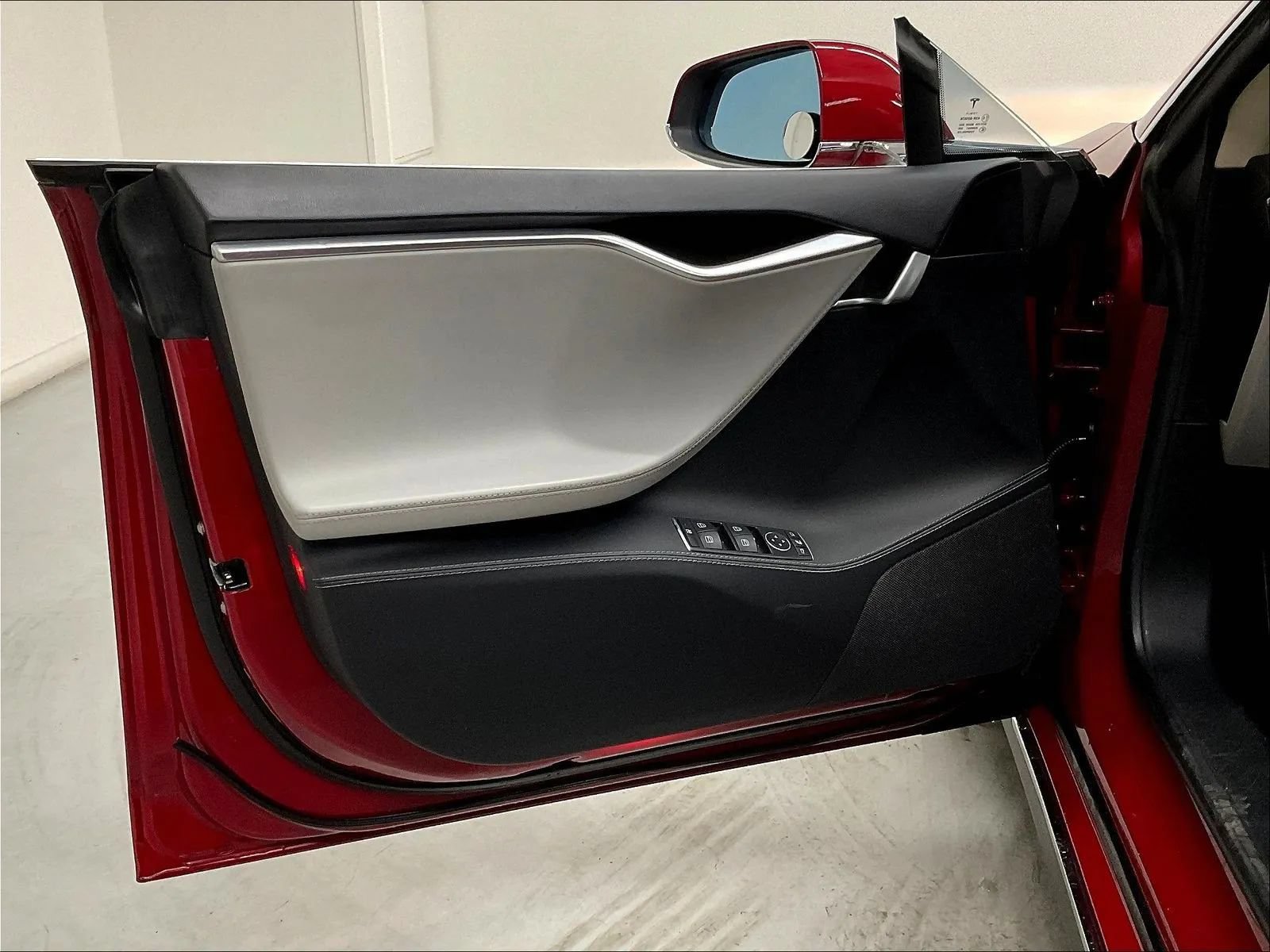 Used 2014 Tesla Model S 85 RWD image 16
