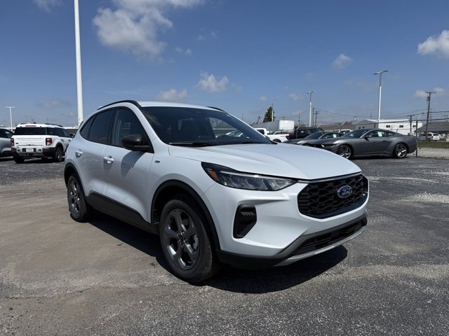 New 2025 Ford Escape ST-Line w/ Equipment Group 301A image 2
