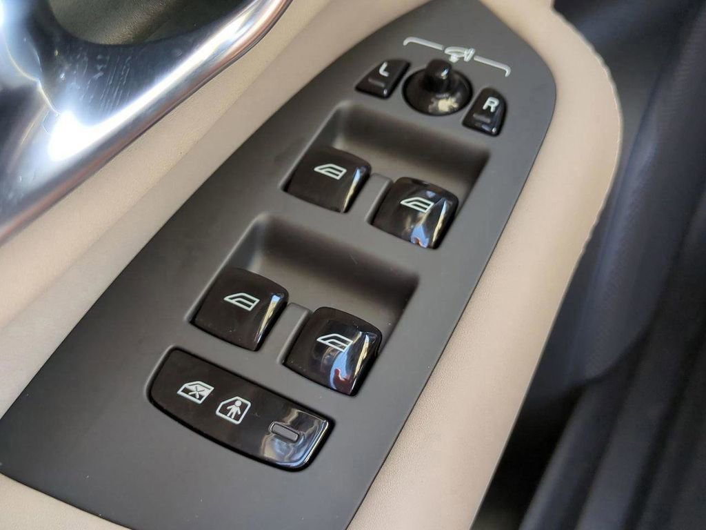New 2026 Volvo XC90 T8 Plus w/ Protection Package Premier AWD/4WD image 19