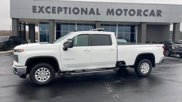 Used 2024 Chevrolet Silverado 3500 LT w/ Convenience Package image 2