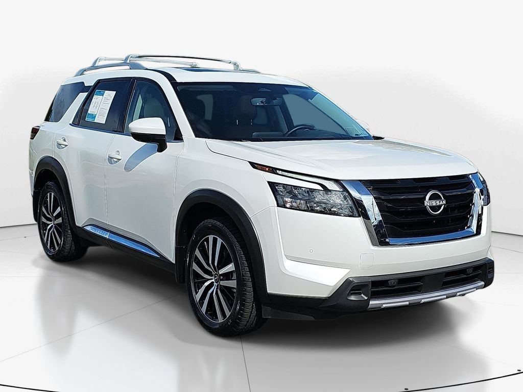 Used 2025 Nissan Pathfinder Platinum w/ Cargo Package FWD image 3