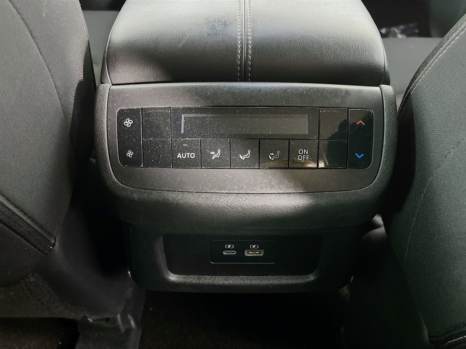 Used 2024 Nissan Pathfinder SV FWD image 33