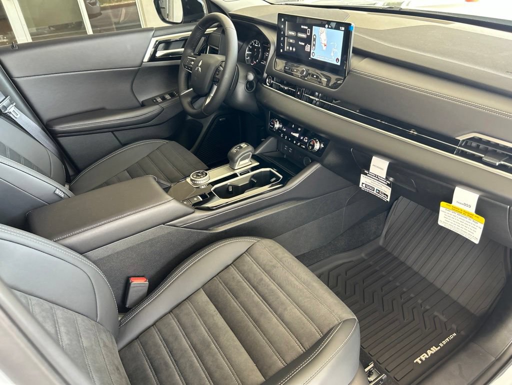 New 2026 Mitsubishi Outlander AWD image 26