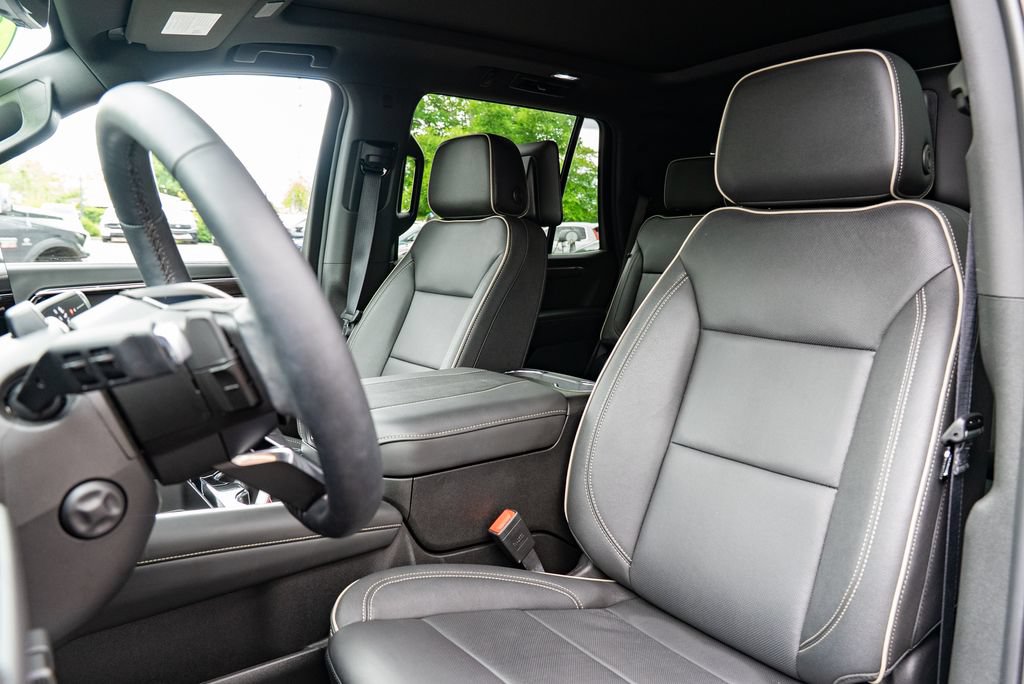 Used 2026 Chevrolet Tahoe Premier AWD/4WD image 23