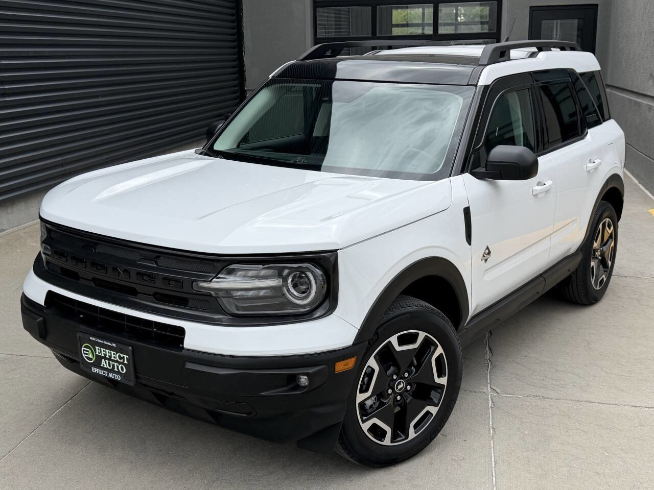 Used 2023 Ford Bronco Sport Outer Banks w/ Tech Package AWD/4WD image 2