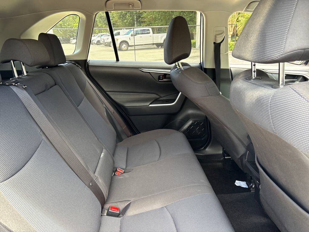 Used 2020 Toyota RAV4 LE FWD image 28