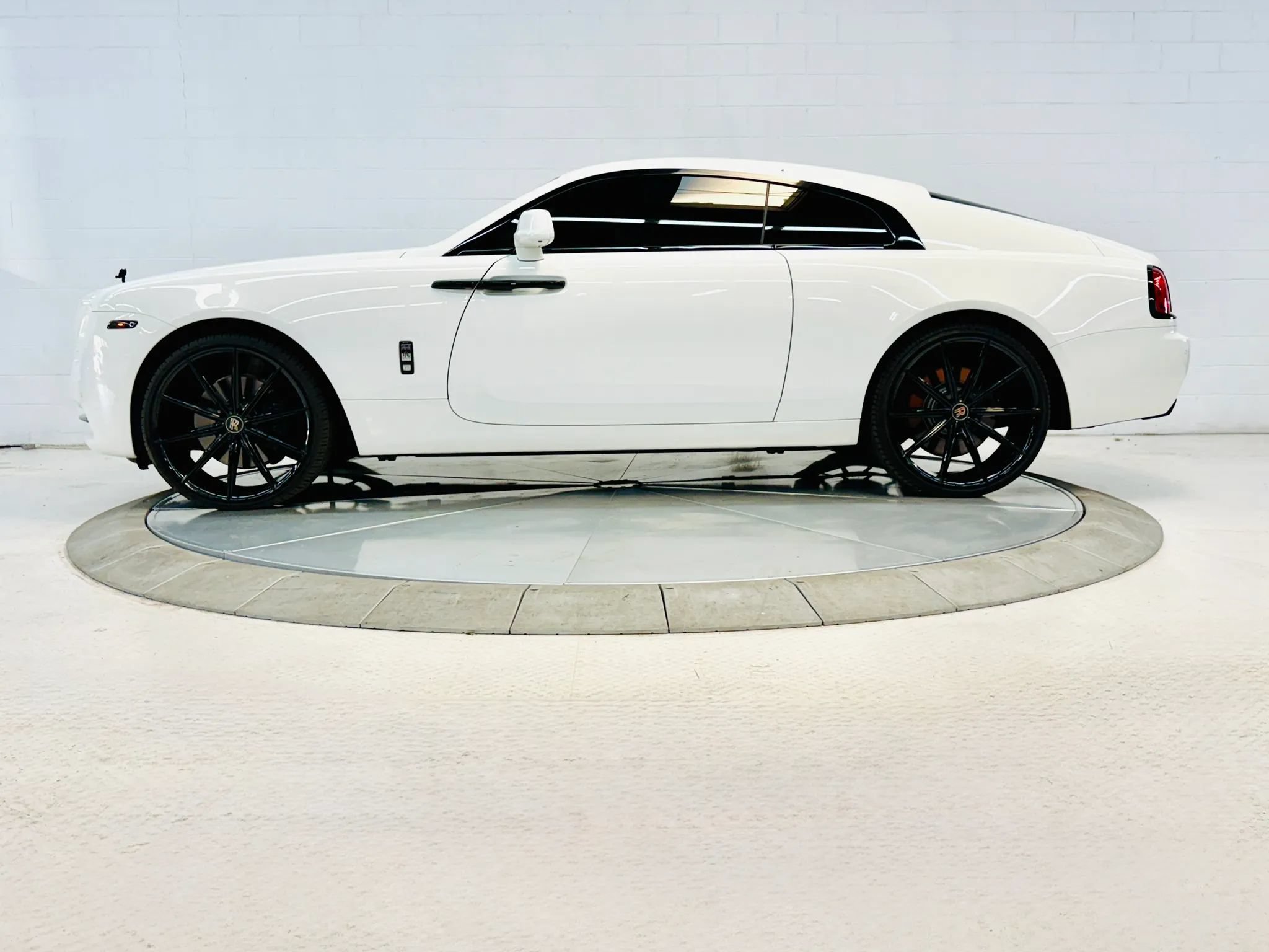 Used 2016 Rolls-Royce Wraith RWD image 1