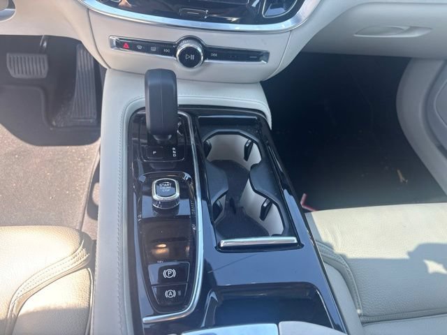 Used 2024 Volvo S60 T8 Ultimate w/ Climate Package AWD/4WD image 8
