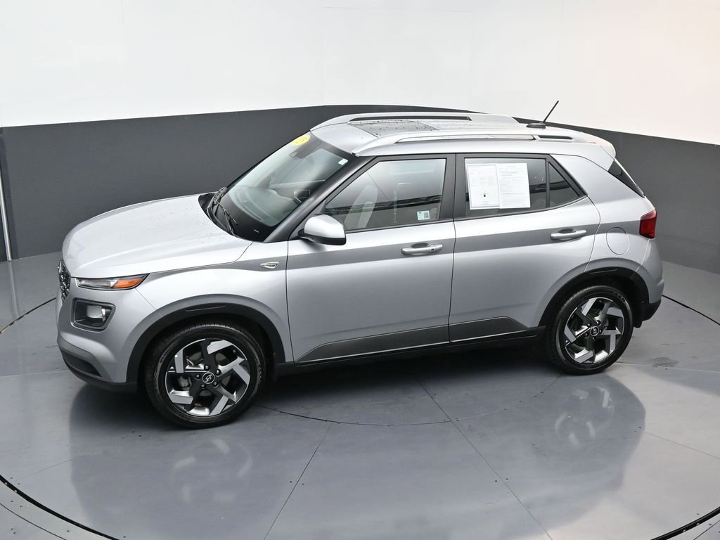 Certified 2025 Hyundai Venue SEL image 21