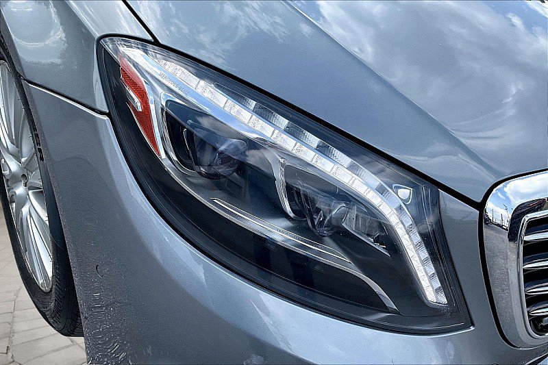 Used 2015 Mercedes-Benz S 550 4MATIC Sedan w/ Sport Package image 28