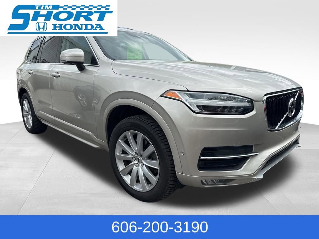 Used 2017 Volvo XC90 T6 Momentum w/ Vision Package image 3