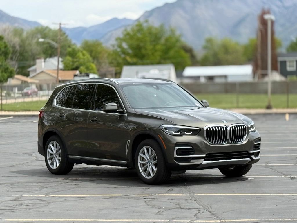 Used 2023 BMW X5 xDrive45e w/ Climate Comfort Package AWD/4WD image 3