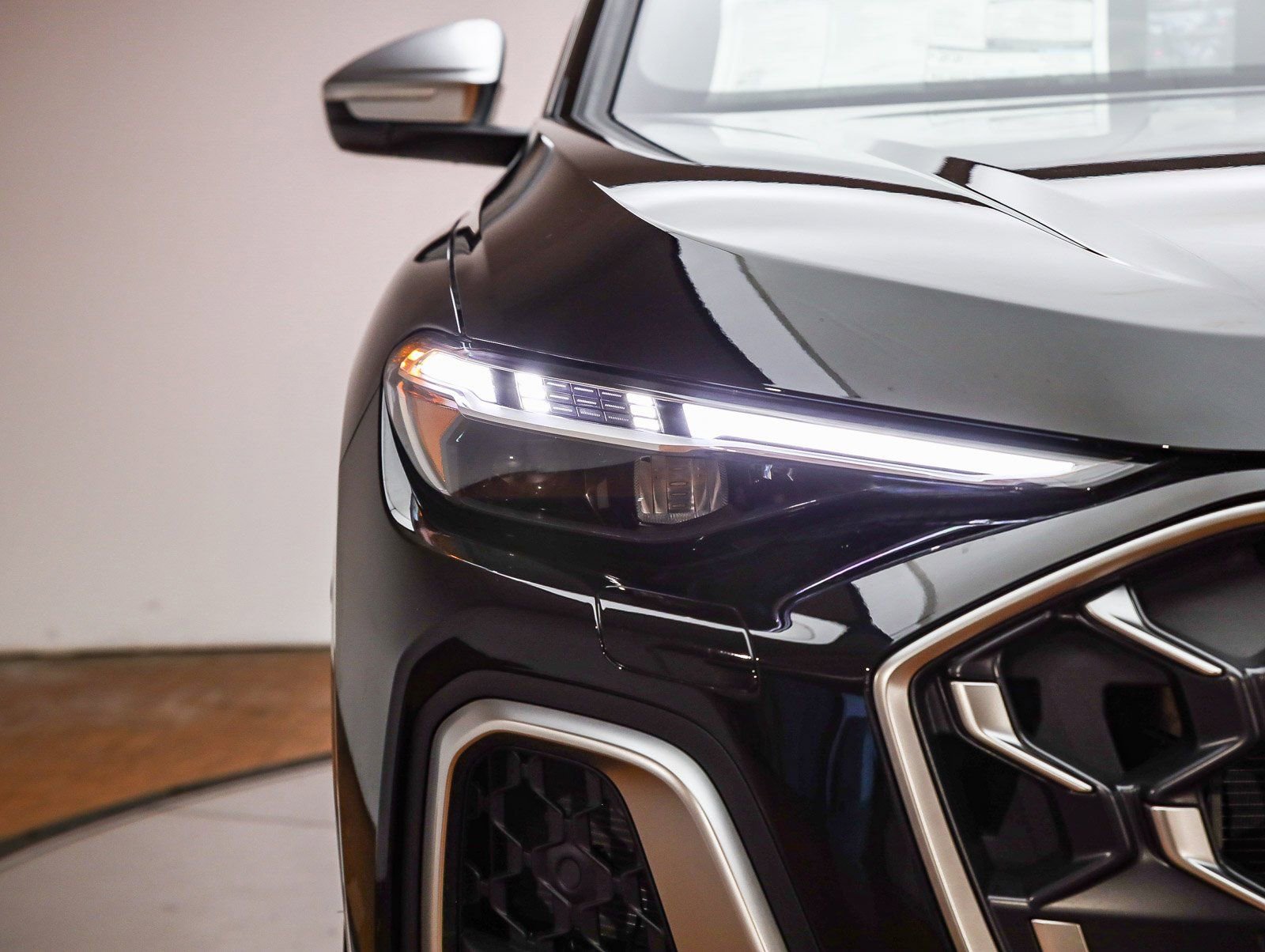New 2025 Audi SQ5 Premium Plus AWD/4WD image 6