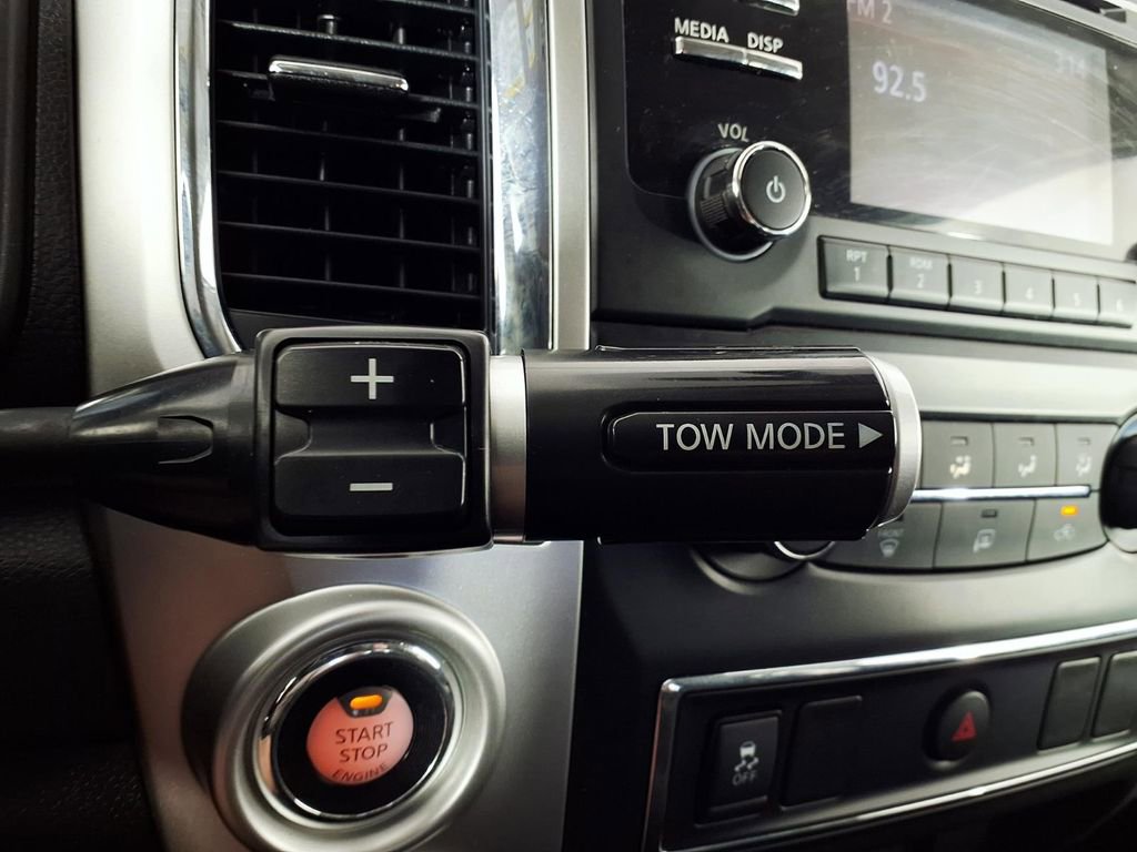 Used 2018 Nissan Titan SV image 21