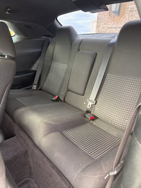 Used 2016 Dodge Challenger SXT image 13