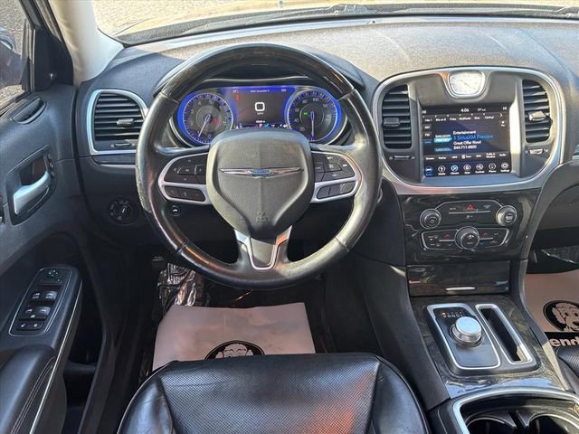 Used 2018 Chrysler 300 Limited image 3