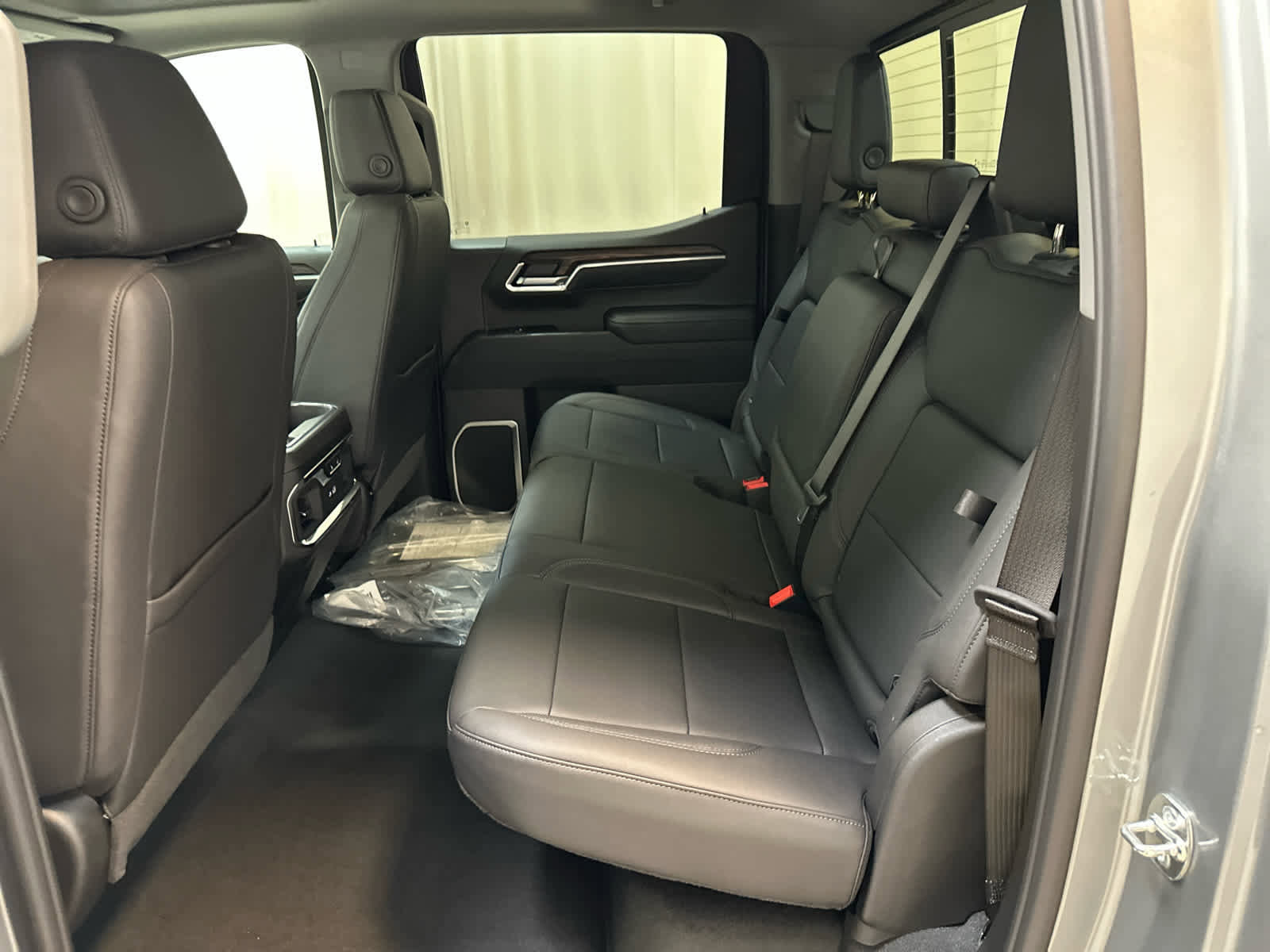 New 2026 GMC Sierra 1500 SLT w/ SLT Convenience Package image 13