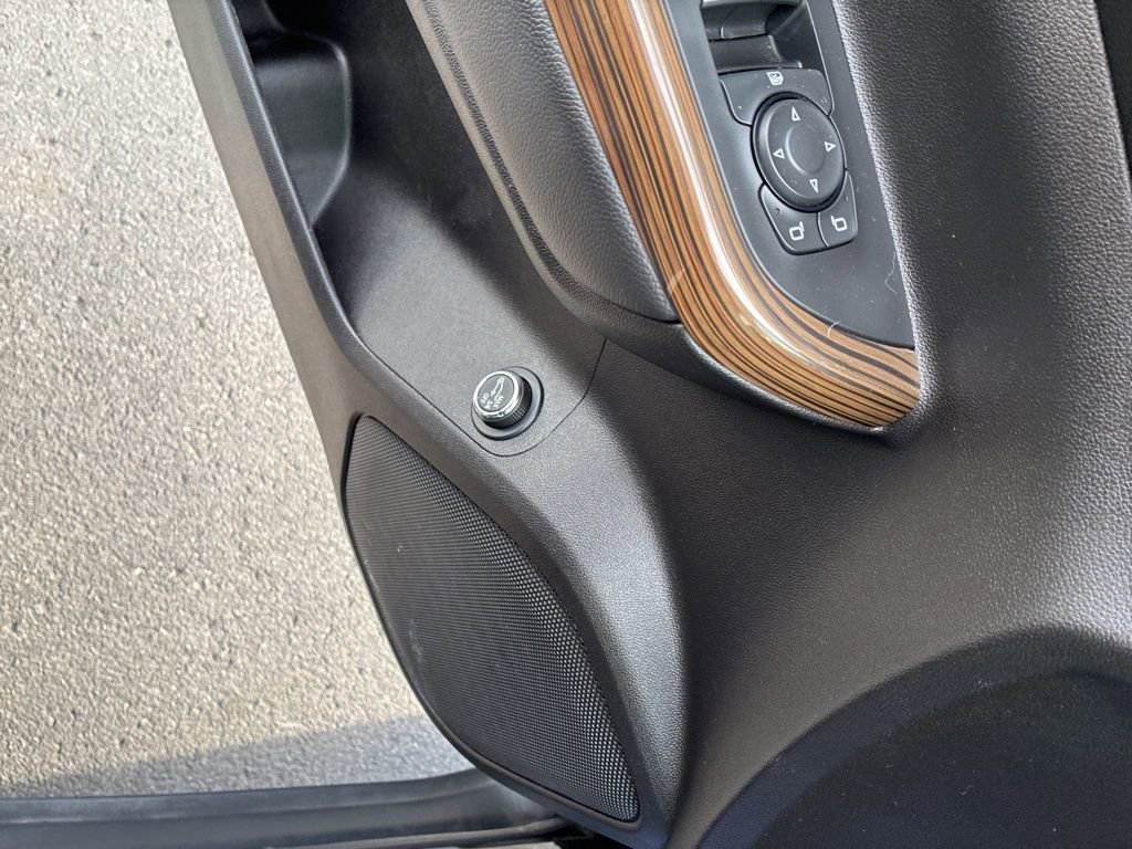 Used 2023 GMC Acadia SLE w/ Driver Convenience Package image 26