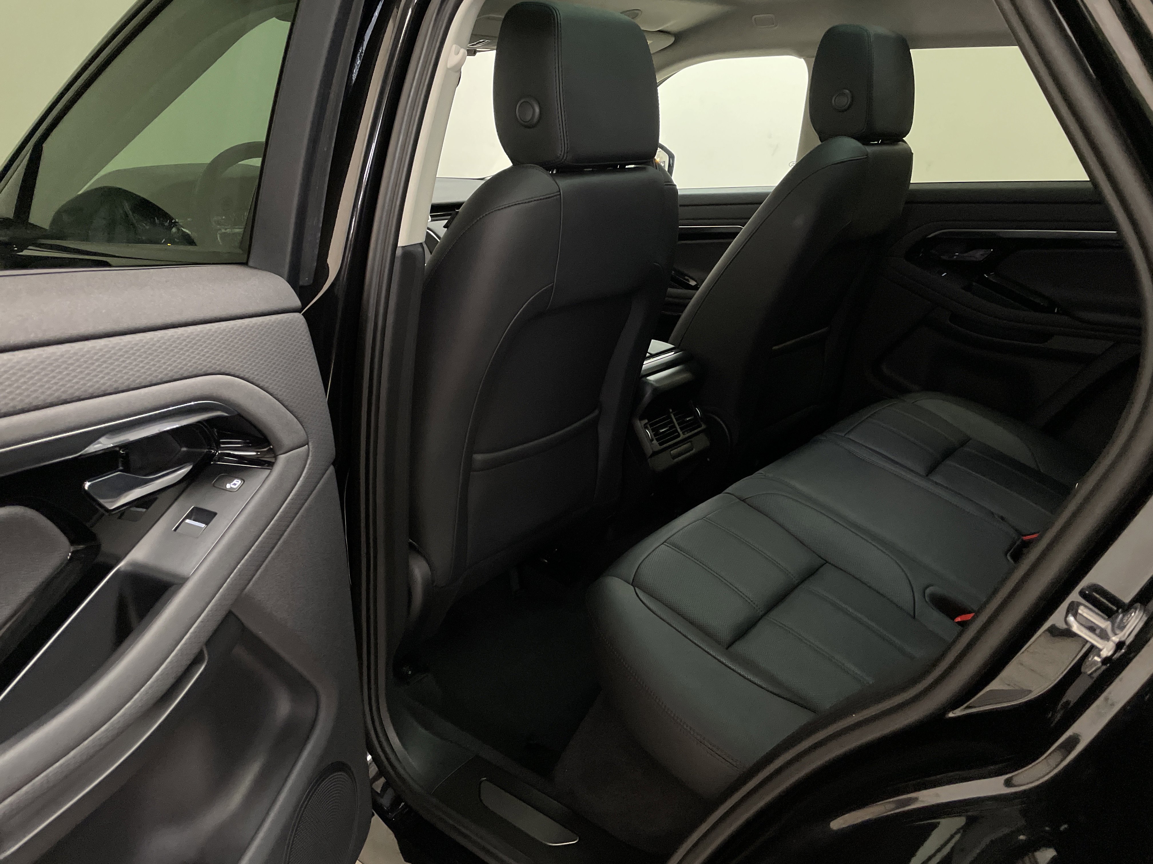 Used 2022 Land Rover Range Rover Evoque S AWD/4WD image 24