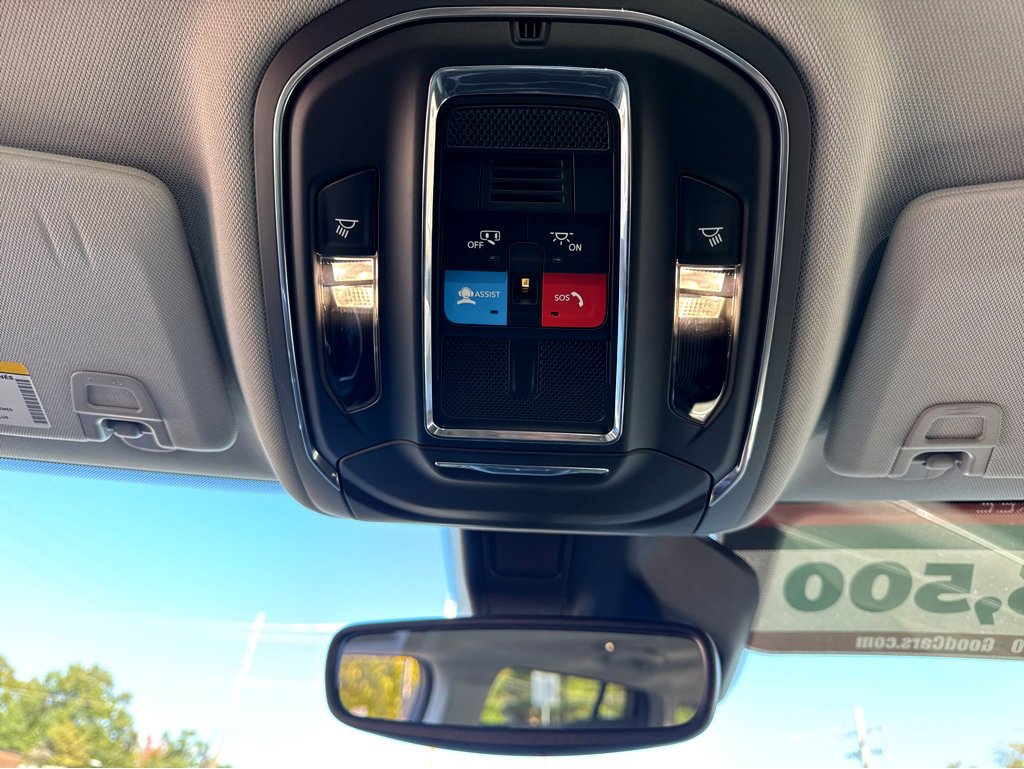 Used 2023 Jeep Grand Cherokee Laredo image 24