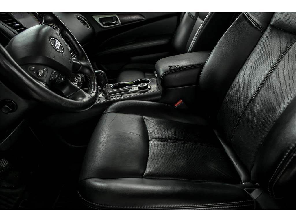 Used 2019 Nissan Pathfinder Platinum image 11