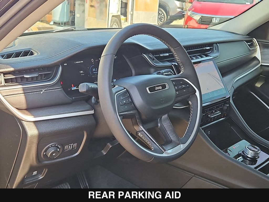 Used 2023 Jeep Grand Cherokee L Limited AWD/4WD image 13