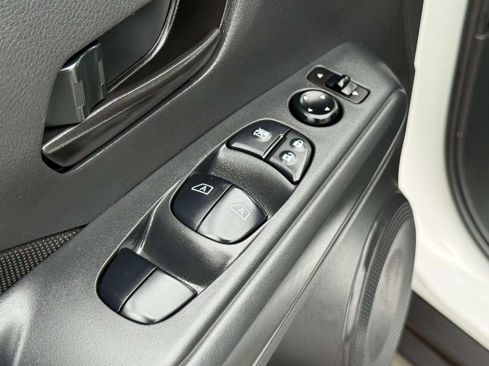 Used 2024 Nissan Kicks S FWD image 21