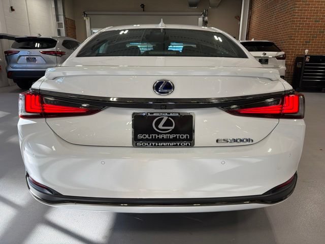 Used 2022 Lexus ES 300h F Sport w/ Accessory Package FWD image 6