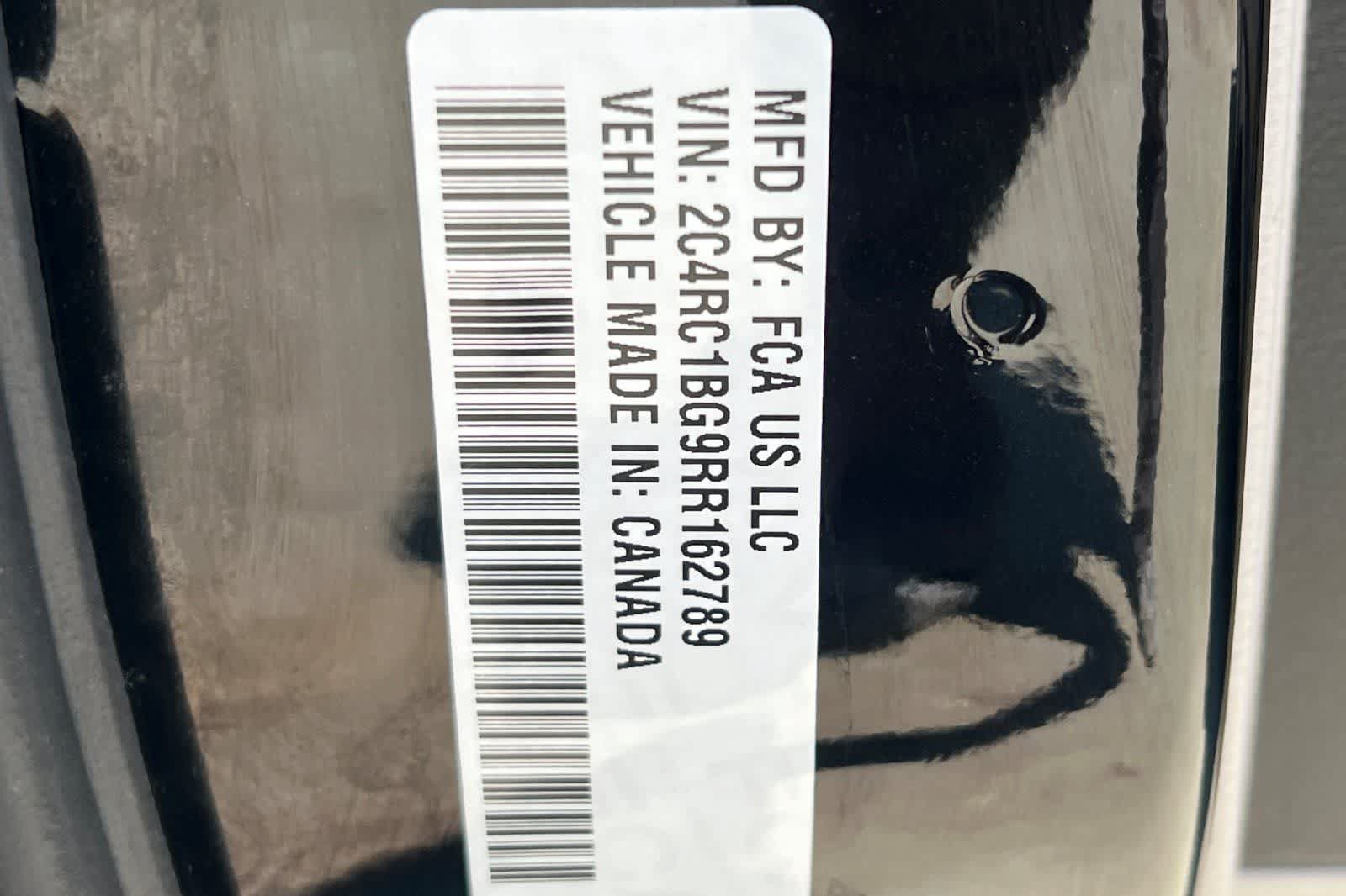 Used 2024 Chrysler Pacifica Touring-L FWD image 38