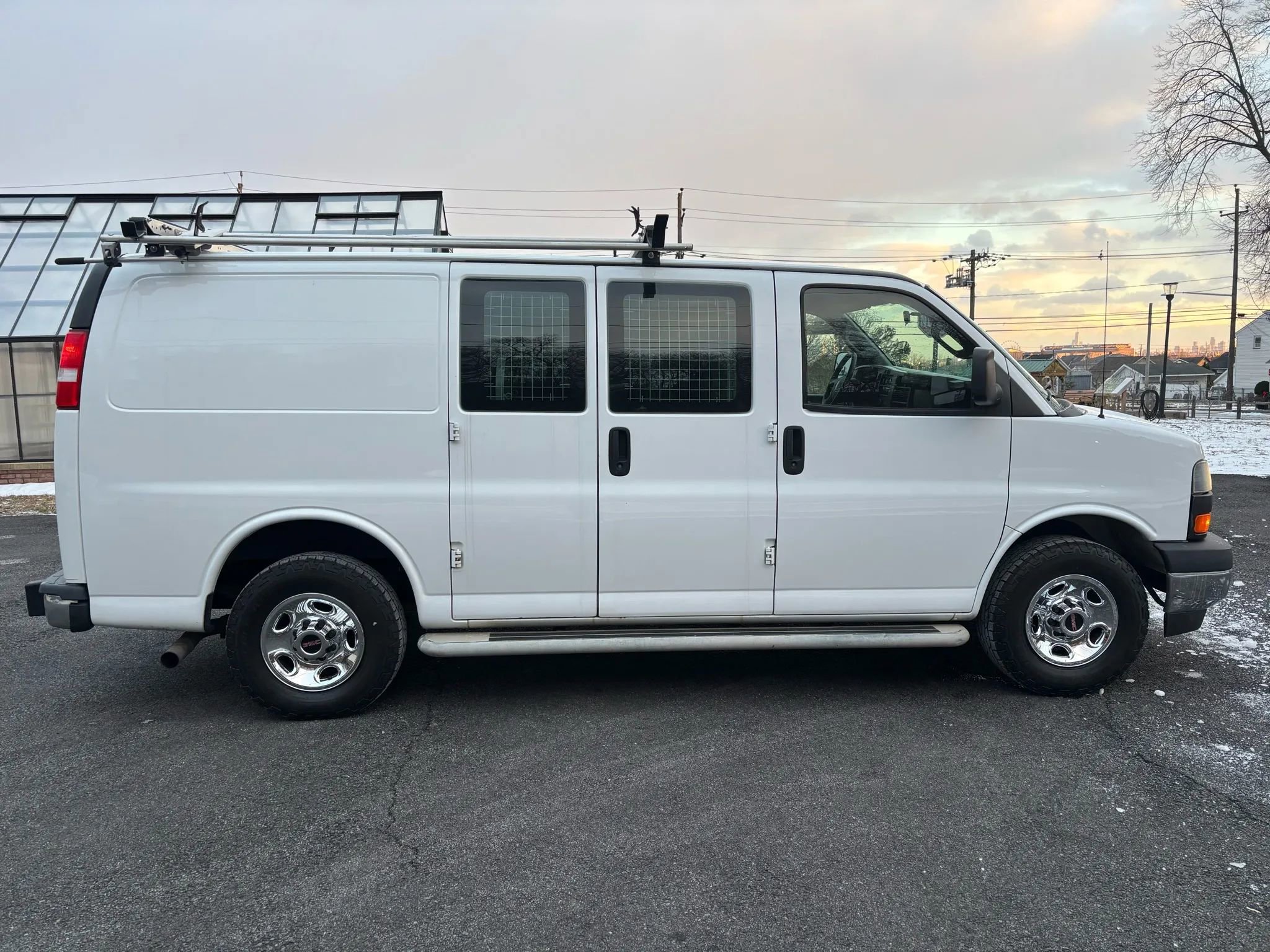 Used 2017 GMC Savana 2500 image 8