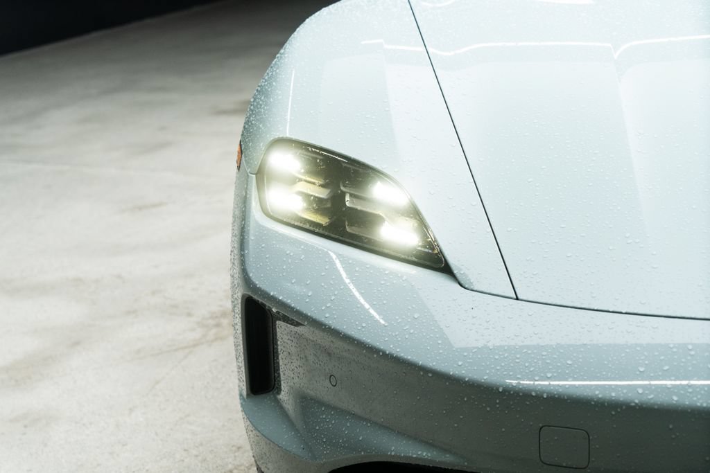 Used 2025 Porsche Taycan RWD image 4