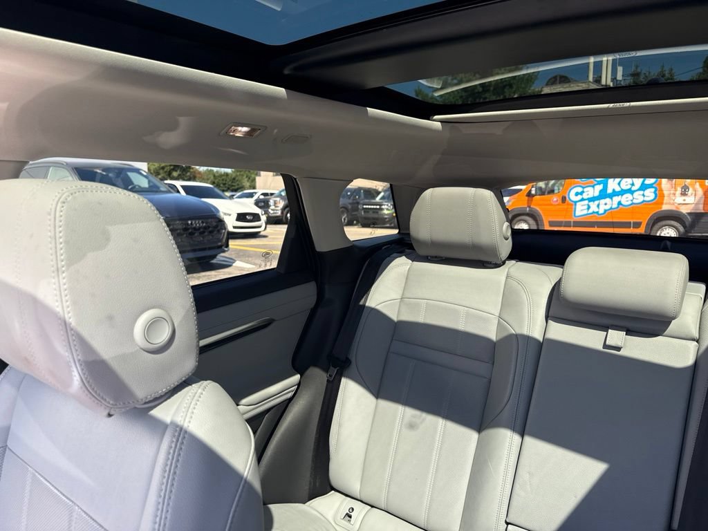 Used 2021 Land Rover Range Rover Evoque SE AWD/4WD image 17