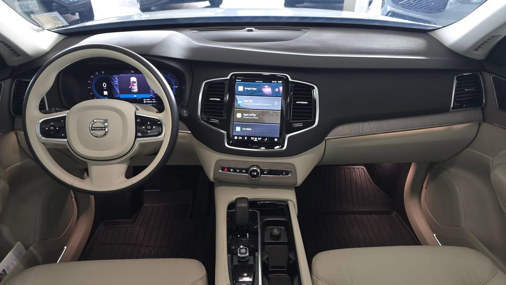 Certified 2025 Volvo XC90 T8 Plus image 18