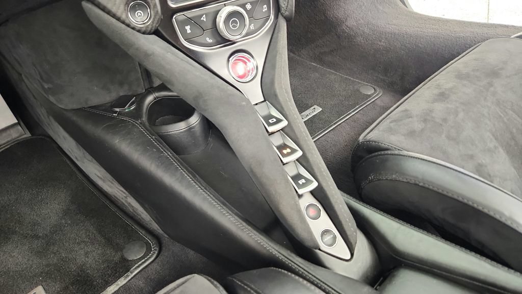 Used 2018 McLaren 720S Performance RWD image 48