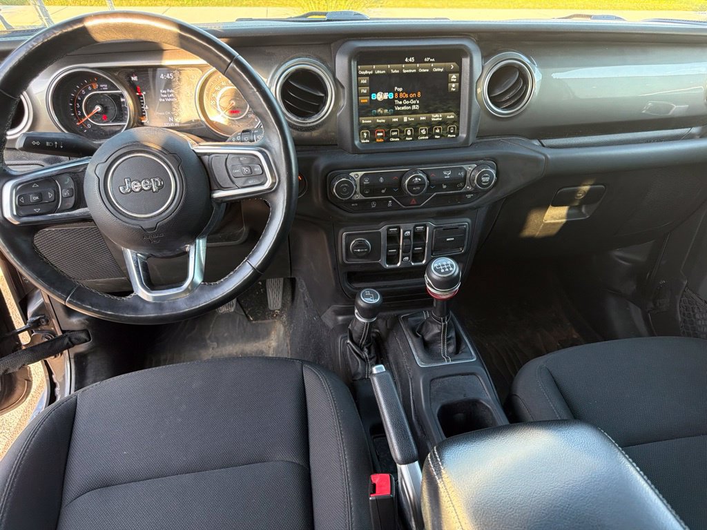 Used 2018 Jeep Wrangler Unlimited Sahara AWD/4WD image 14