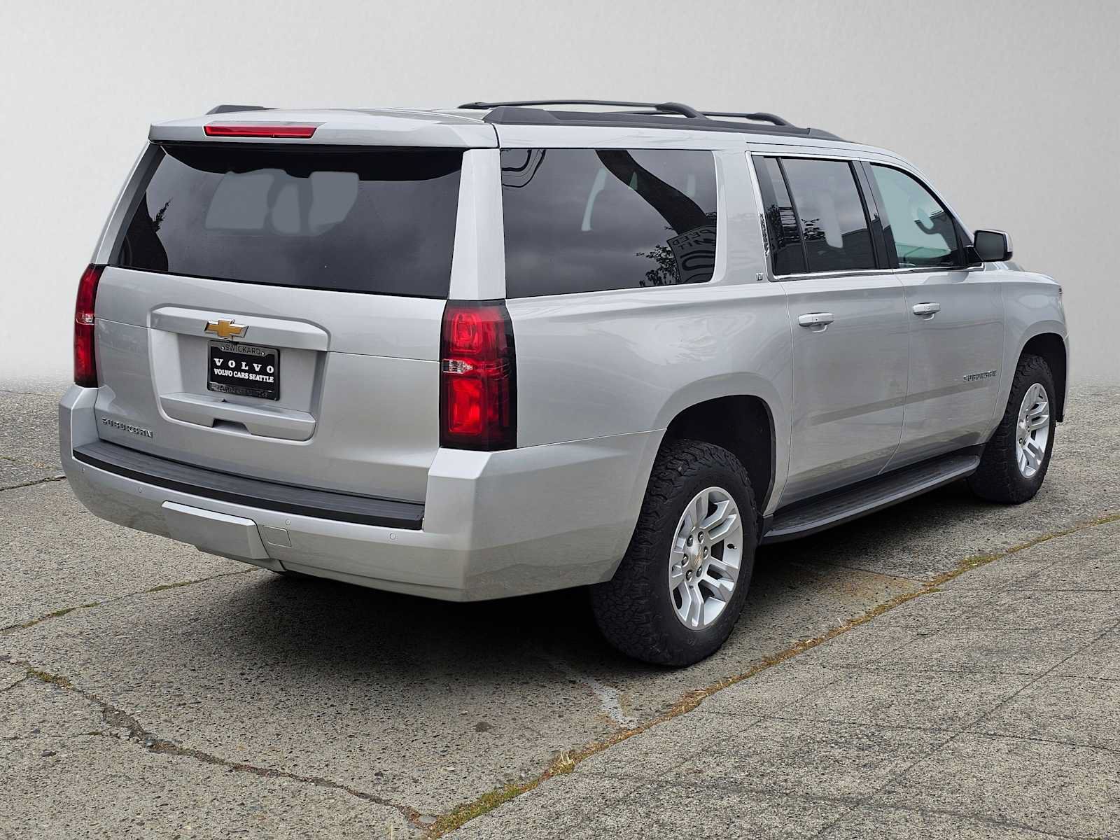 Used 2020 Chevrolet Suburban LT AWD/4WD image 3