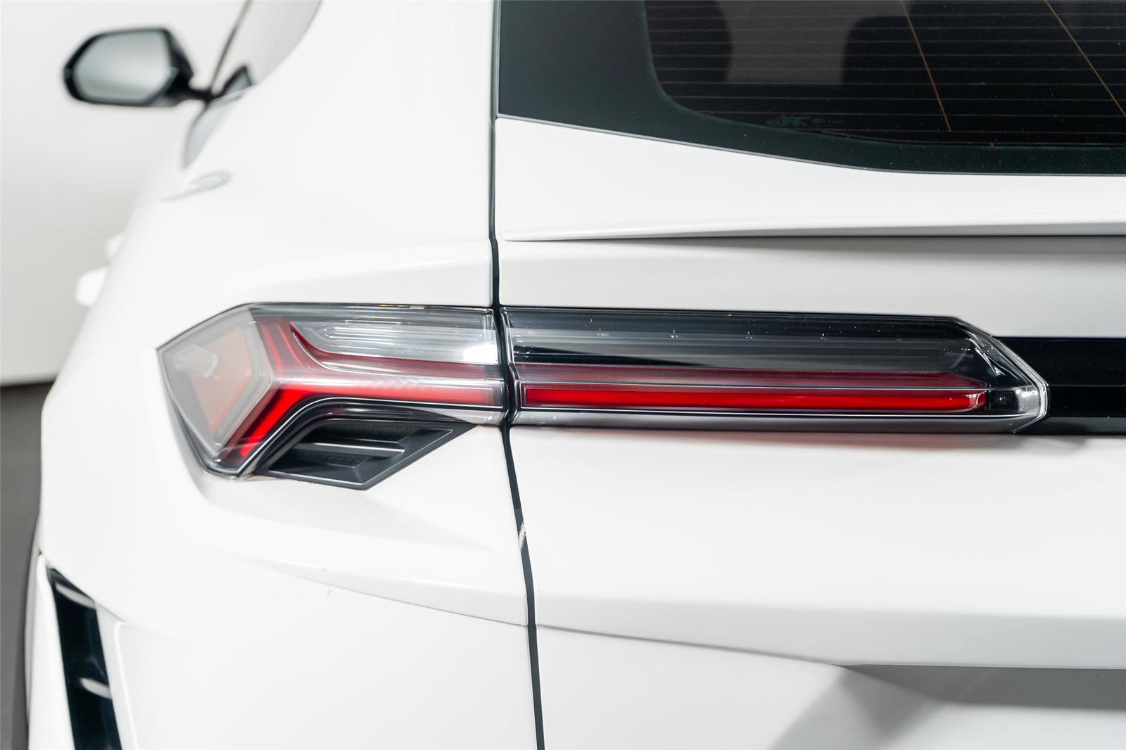 Used 2023 Lamborghini Urus S AWD/4WD image 12